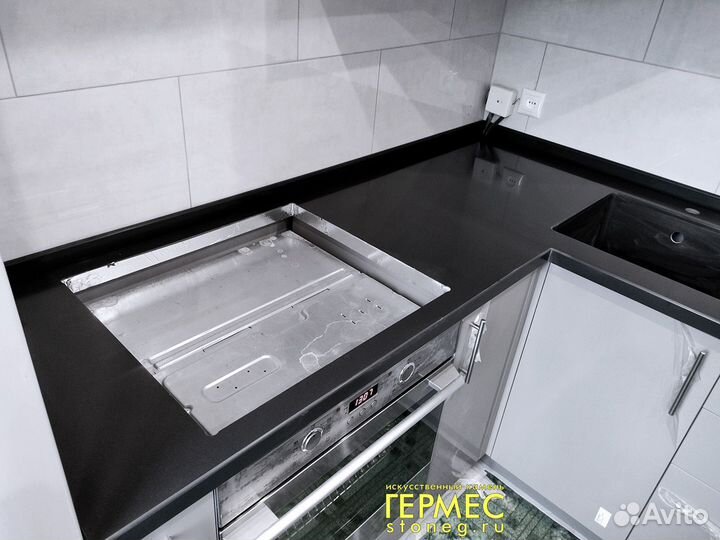 Столешница угловая для кухни из камня Grandex м2