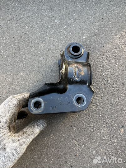 Сайлентблок рычага переднего VW Teramont Atlas