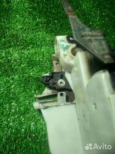 Замок передней левой двери VW Polo 3