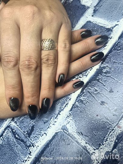 Маникюр и педикюр