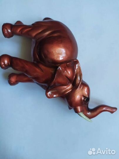 Фигурка слон