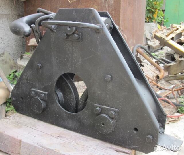 Крюковая подвеска (обойма) 5 тонн крана дэк-251