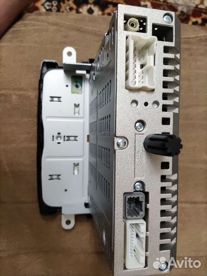 Штатная магнитола на Renault Duster