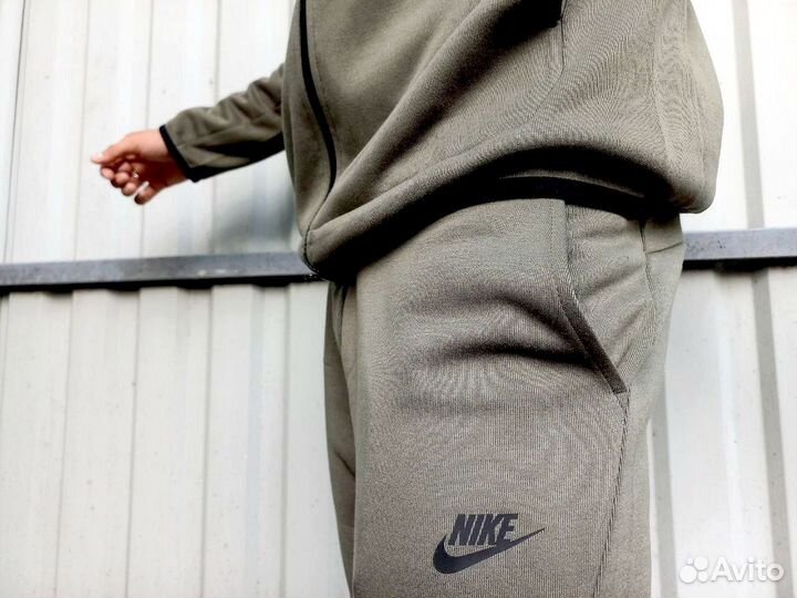 Спортивные костюмы Nike Tech Fleece