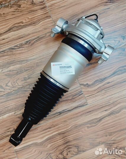 Пневмостойка Фольксваген Touareg II NF задняя