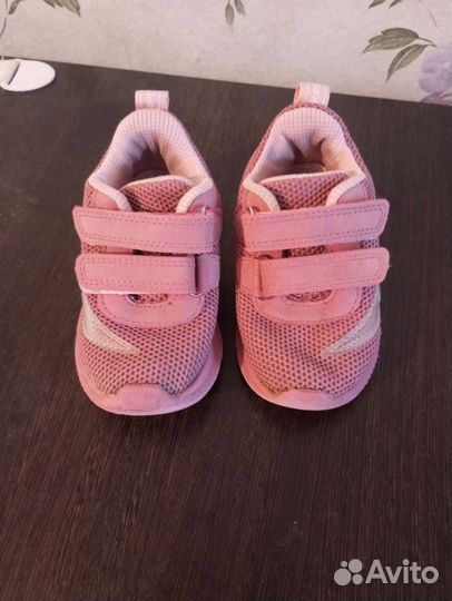 Кроссовки для девочки 23