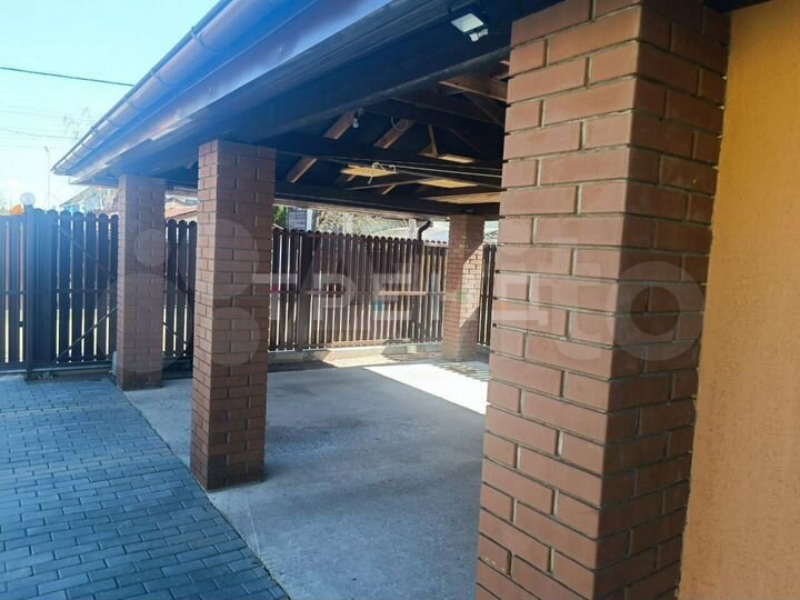 Дом 246 м² на участке 6 сот.