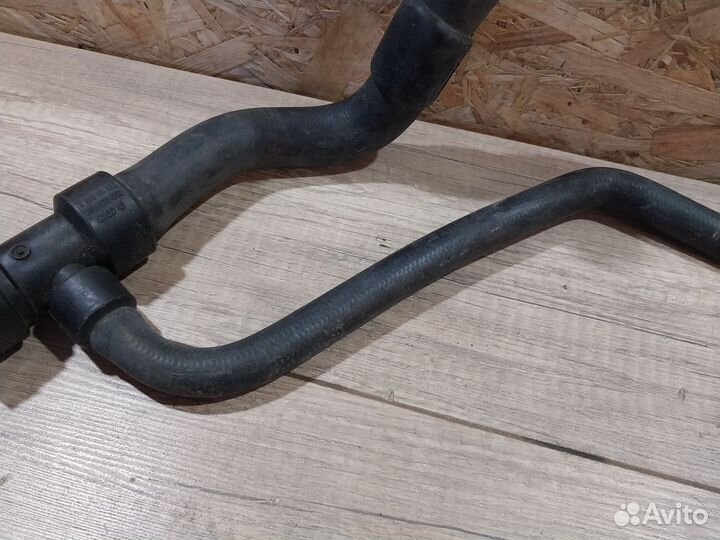 Патрубок радиатора Volkswagen Passat B5 без датчик