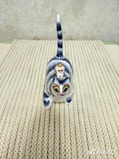 Фарфоровый котик