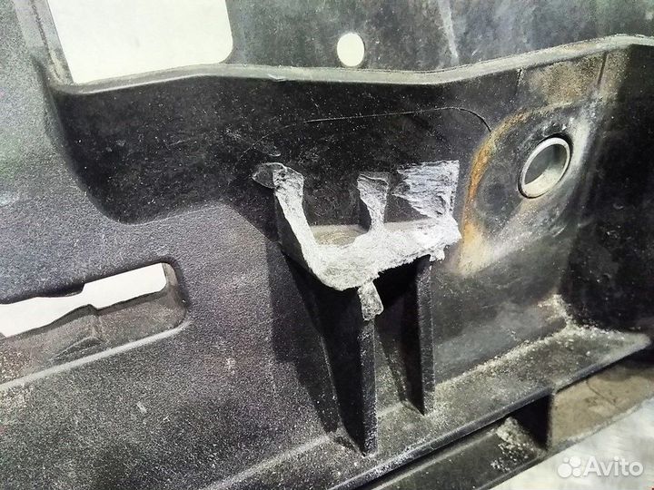 Панель передняя (телевизор) для Mazda 5 CR