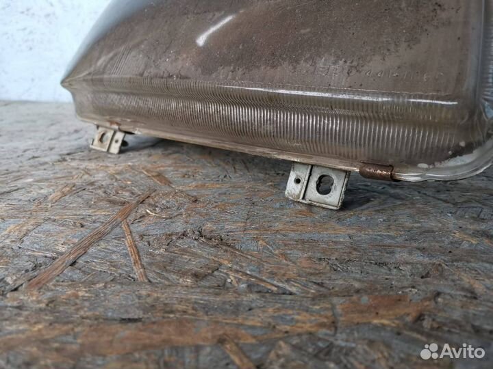 Фара правая Volkswagen Passat B4 (1993 - 1997)