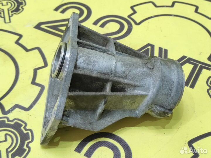 Кронштейн промежуточного вала привода Bmw 535Ix