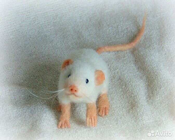 Реалистичная белая мышь (на заказ)