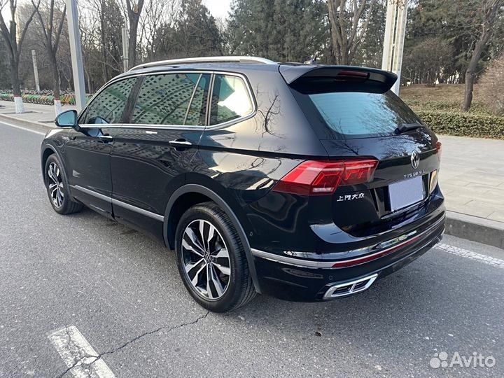 Volkswagen Tiguan L 2.0 AMT, 2022, 30 000 км