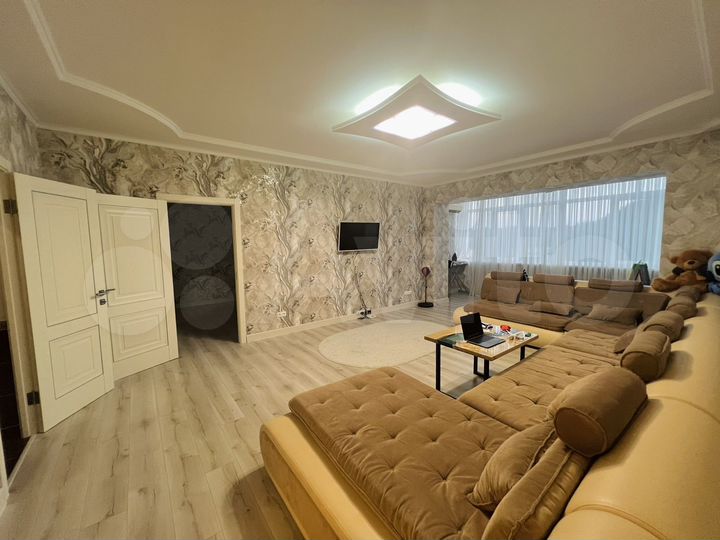 2-к. квартира, 88 м², 4/9 эт.