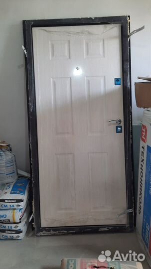 Дверь входная металлическая