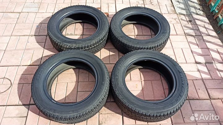 Dunlop SP Winter Ice 01 205/60 R16