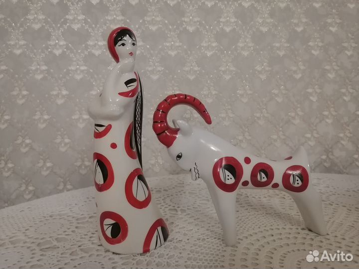 Статуэтки старая Гжель