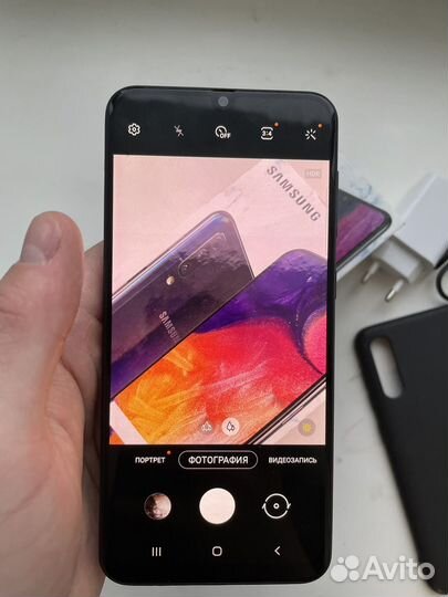 Samsung Galaxy A50, 4/64 ГБ
