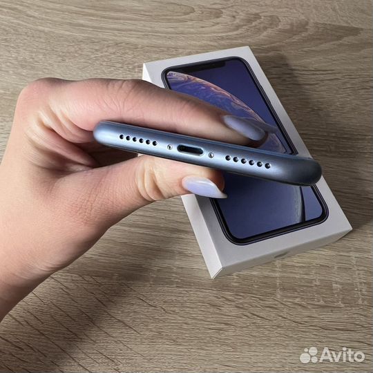 iPhone Xr, 64 ГБ