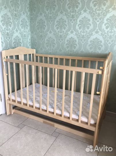 Кровать детская с матрасом