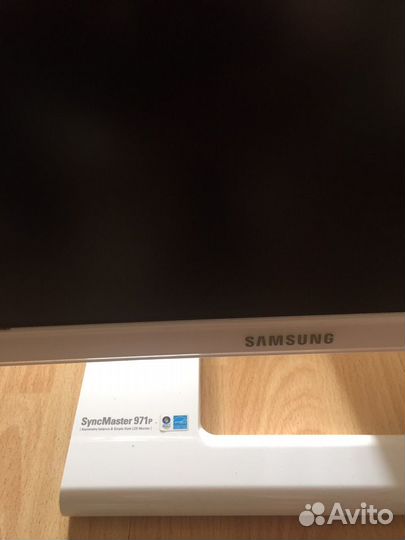 Монитор белый глянец