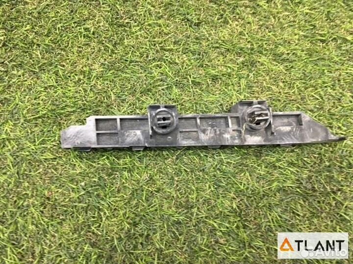 Крепление бампера передняя левая honda inspire