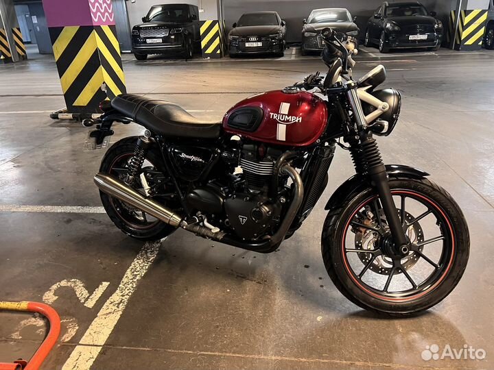 Triumph Street Twin