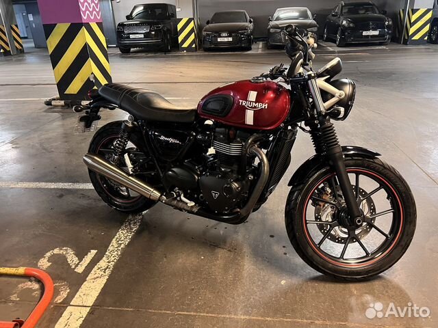 Triumph Street Twin