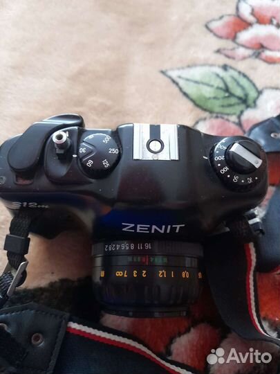 Зеркальный фотоаппарат zenith