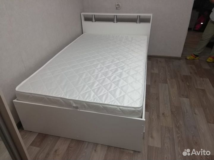 Кровать 1200х2000