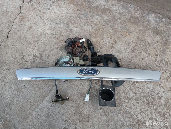 Под рулевой переключатель