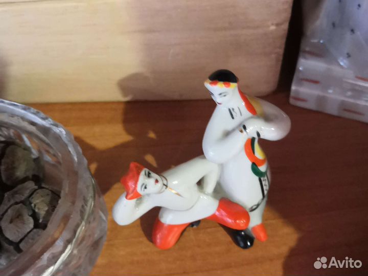 Коллекция форфоровые статуэток