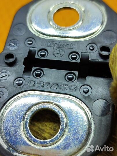 Петля замка двери Mercedes Cls W219 3.5 M272 2007