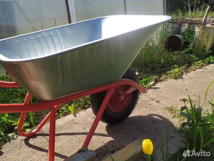 Тачка строительная новая