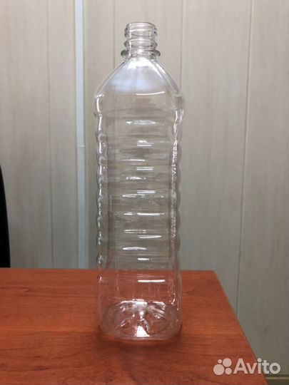 Пластиковая бутылка для пива и т. п