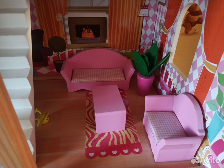 Домик кукольный