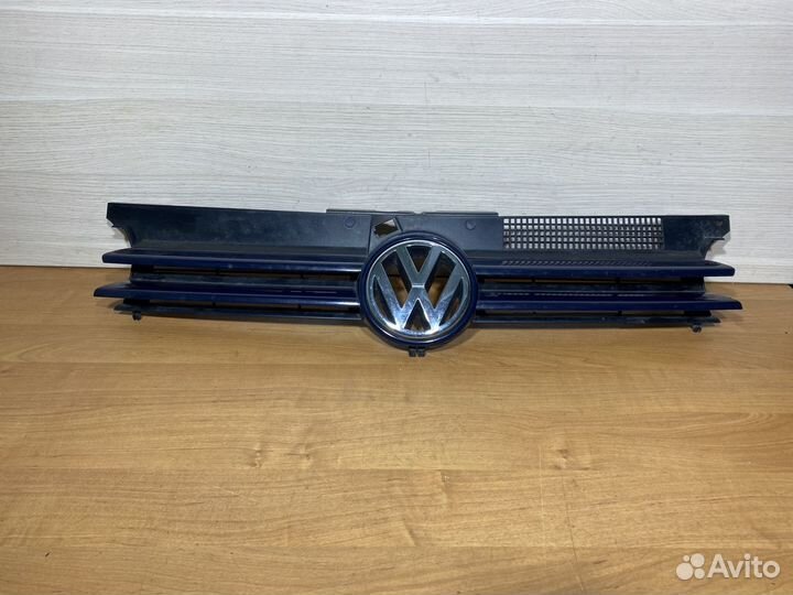 Решетка радиатора для Volkswagen Golf 4