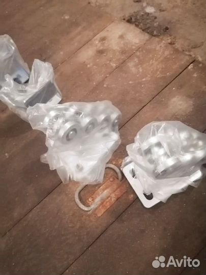 Балка с прорезью для откатных ворот