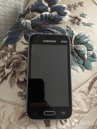 Телефон Samsung galaxy j1 mini