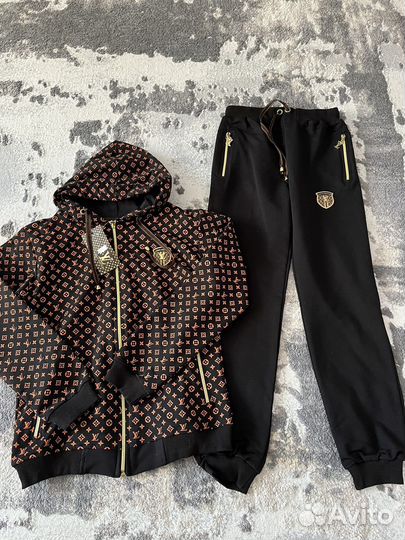 Спортивный костюм для девочки