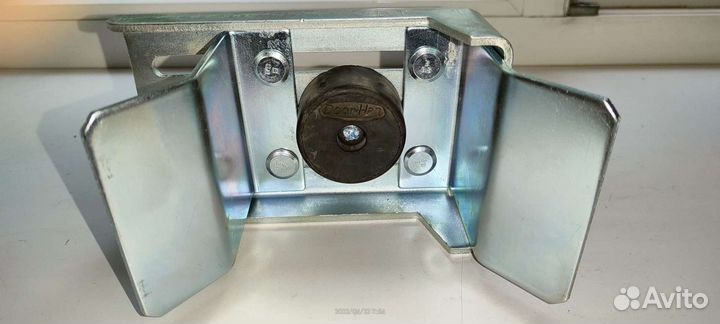 Улавливатель для откатных ворот Ролтэк