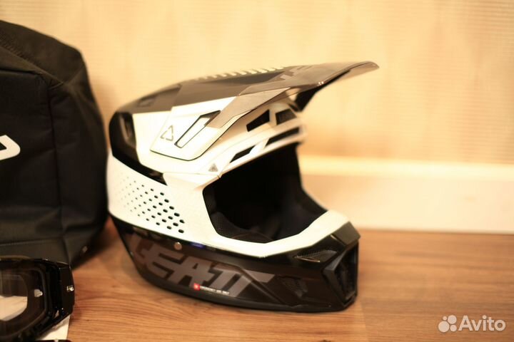 Мотошлем Leatt 8.5 V22 M 57-58см + Velocity 5.5