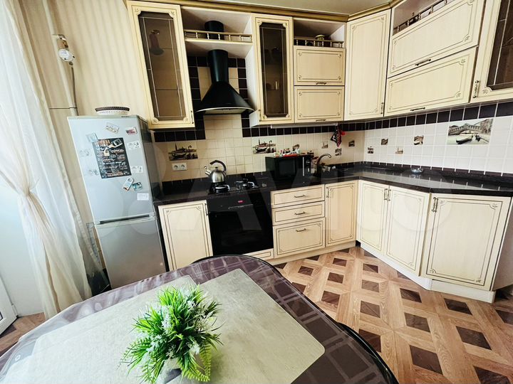 1-к. квартира, 42 м², 8/9 эт.