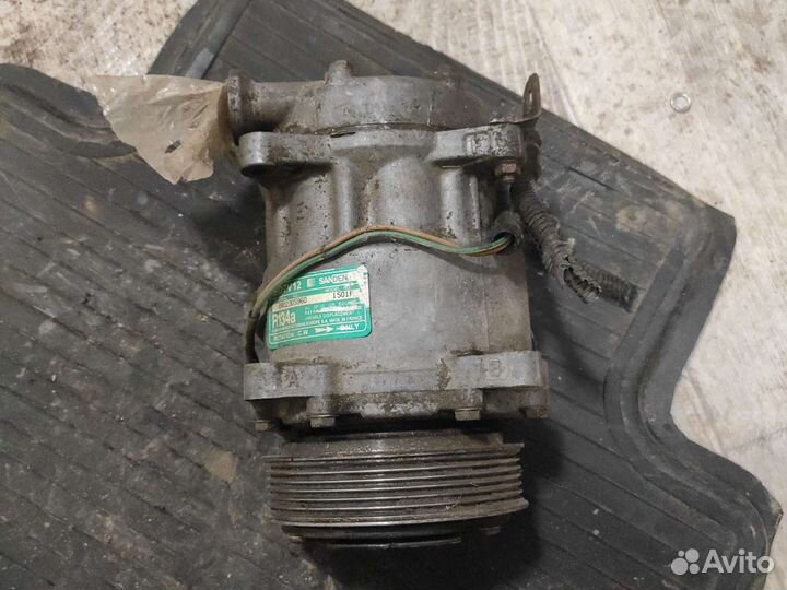 Компрессор кондиционера Peugeot 206