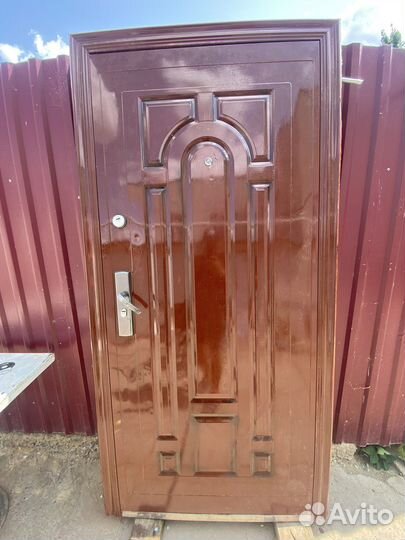 Дверь входная металлическая