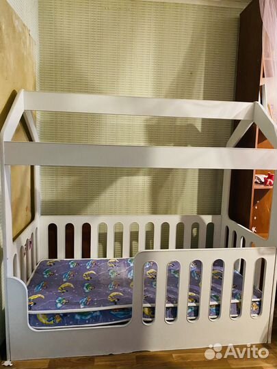 Детская кровать домик бу