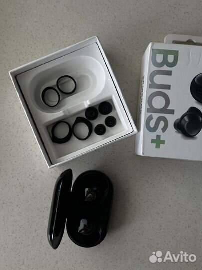 Беспроводные наушники Samsung galaxy buds+