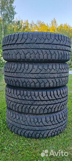 Bridgestone Ice Cruiser 7000S 215/60 R16 95T