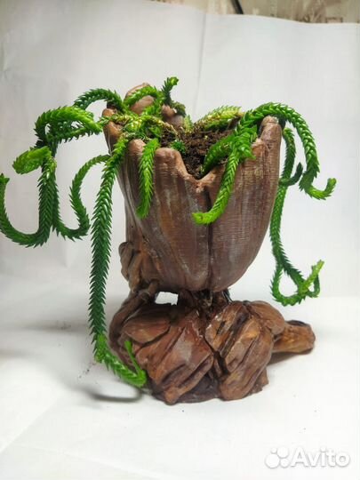 Декоративный горшок для цветов